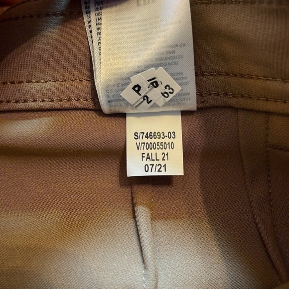 Banana Republic-10-latte cream(tan)-hi rise, belted ,tapered, cargo pants. - Picture 8 of 16